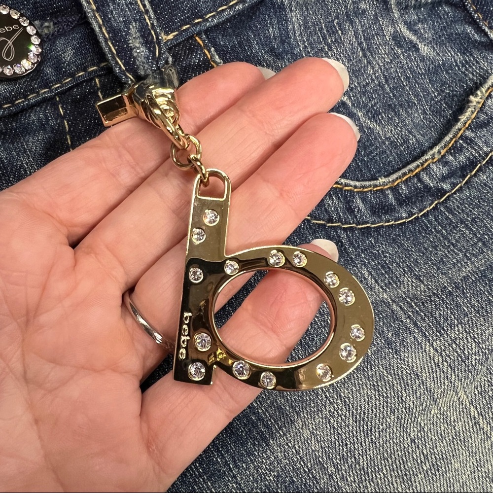 Vintage Bebe Kayla Distressed Flare Leg Chainmail Jean - Picture 9 of 16